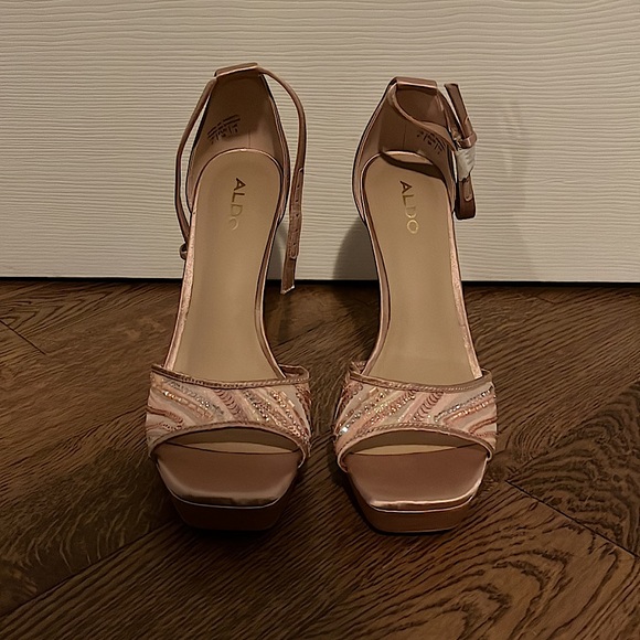 Aldo brand, size 6, light rose pink colour. - Picture 2 of 3